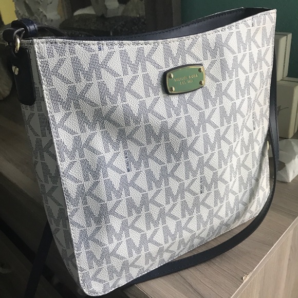 ‼️SOLD‼️ - Picture 2 of 4